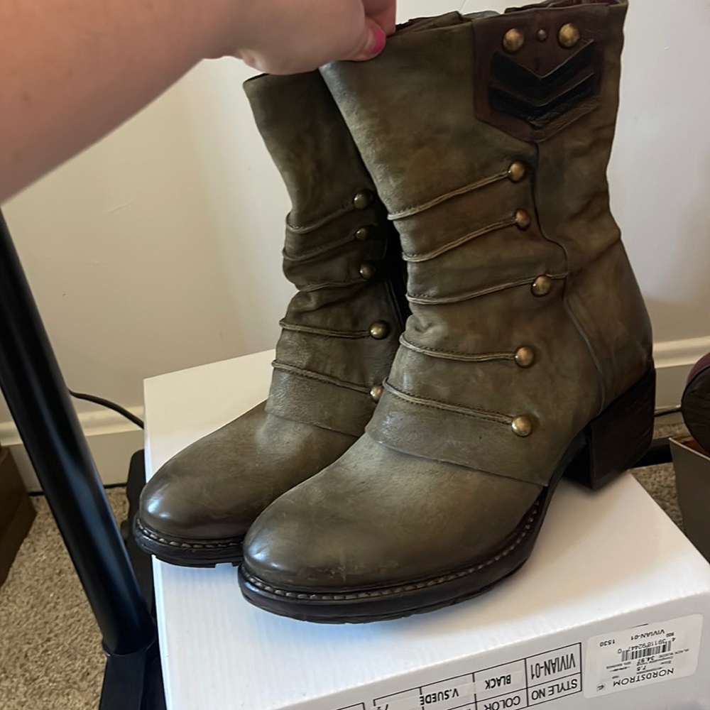 AS 98 green heeled combat boot size 37